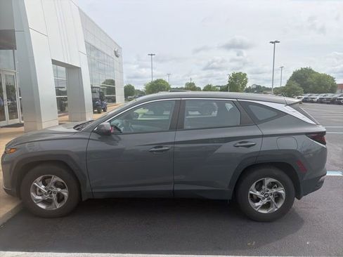 Used 2024 Hyundai Tucson SE image 1