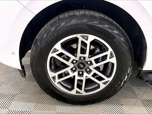 Used 2025 Ford Expedition Active image 7