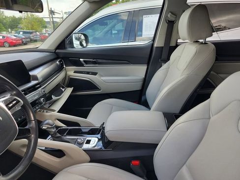 Used 2025 Kia Telluride S FWD image 14