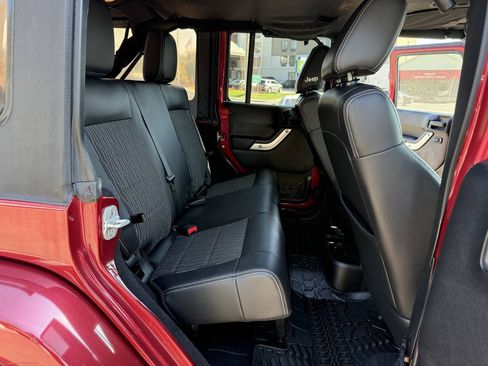 Used 2012 Jeep Wrangler Unlimited Sport AWD/4WD image 23