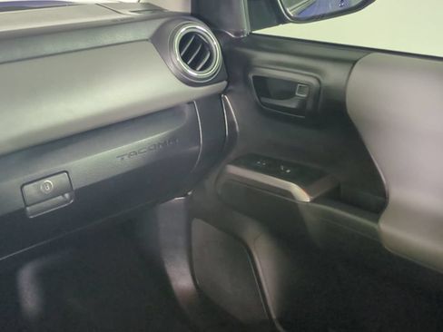 Used 2023 Toyota Tacoma SR5 w/ Technology Package AWD/4WD image 18