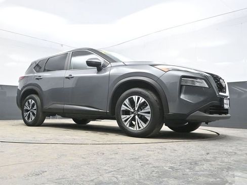 Used 2023 Nissan Rogue SV image 34