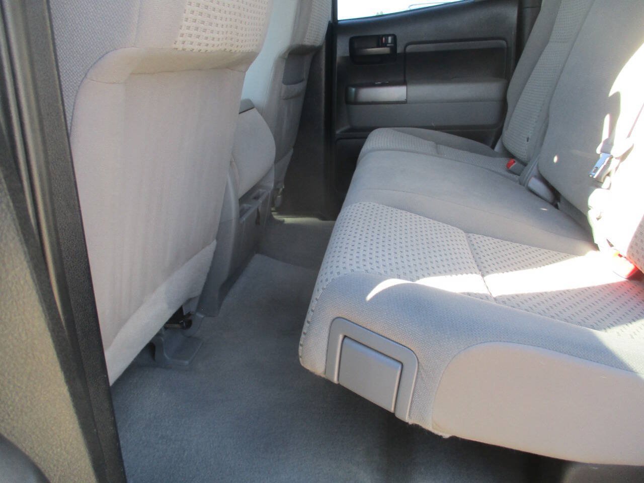 Used 2011 Toyota Tundra 4x4 Double Cab w/ Tow Pkg image 19