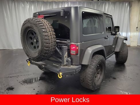 Used 2018 Jeep Wrangler Rubicon w/ Power Convenience Group image 9