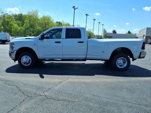 New 2026 RAM 3500 Tradesman image 4