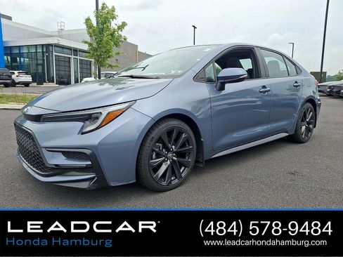 Used 2024 Toyota Corolla SE w/ SE Premium Package FWD image 3
