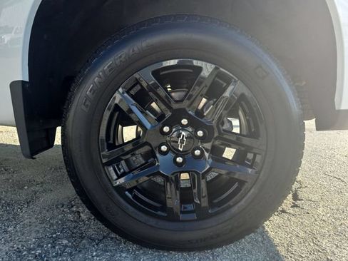 Used 2025 Chevrolet Silverado 1500 Custom AWD/4WD image 34