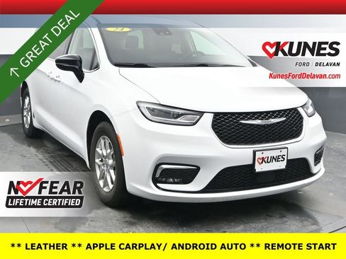 Used 2024 Chrysler Pacifica Touring-L image 1