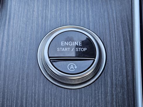 Certified 2025 Mercedes-Benz C 300 Sedan image 21