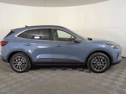 New 2025 Ford Escape SE w/ PHEV Premium Package image 8