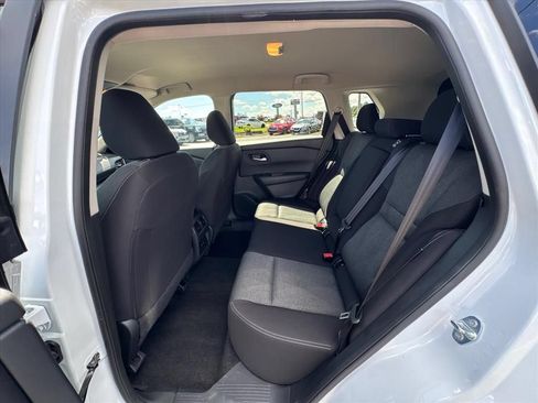 Used 2025 Nissan Rogue SV FWD image 12