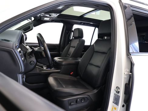 Used 2022 Chevrolet Tahoe Z71 w/ Luxury Package AWD/4WD image 22