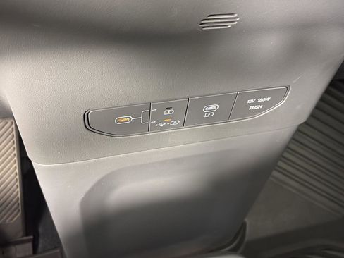 Used 2024 Kia EV9 Land image 32