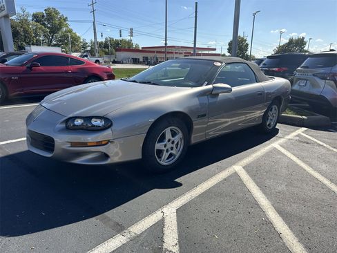 Used 1998 Chevrolet Camaro Z28 image 4