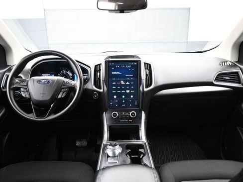 Used 2022 Ford Edge SE w/ Black Appearance Package image 23