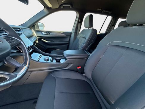 New 2026 Jeep Grand Cherokee Laredo image 22