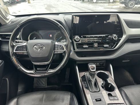 Used 2022 Toyota Highlander Platinum AWD/4WD image 16
