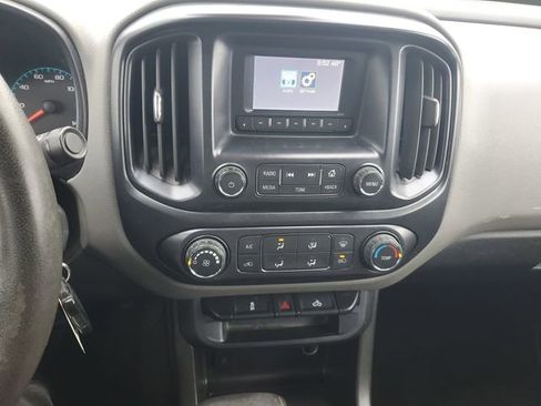 Used 2015 Chevrolet Colorado W/T AWD/4WD image 12