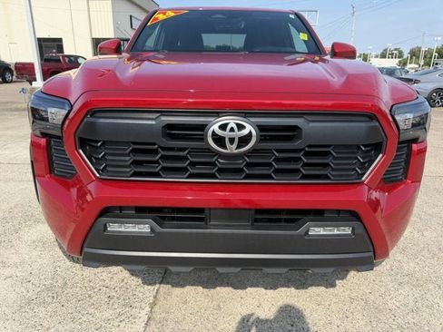 Used 2024 Toyota Tacoma TRD Off-Road AWD/4WD image 2