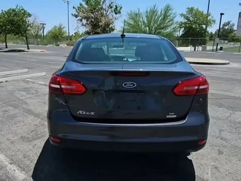 Used 2017 Ford Focus SE FWD image 3