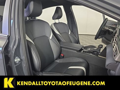 Used 2025 Toyota Camry SE AWD/4WD image 27