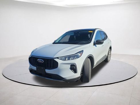 Certified 2023 Ford Escape Active w/ Tech Pack #1 image 3