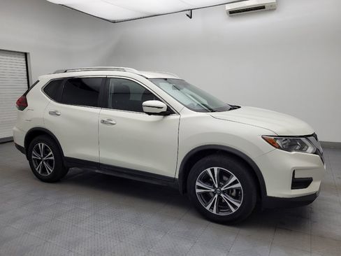 Used 2019 Nissan Rogue SV w/ Premium Package image 11