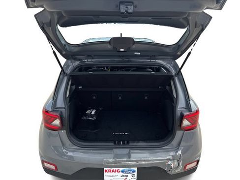 Used 2023 Hyundai Venue SE FWD image 12