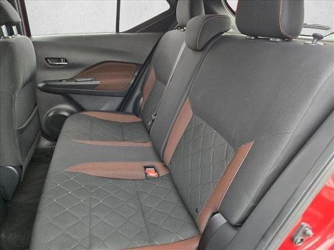 Used 2019 Nissan Kicks SR w/ Exterior Package image 16