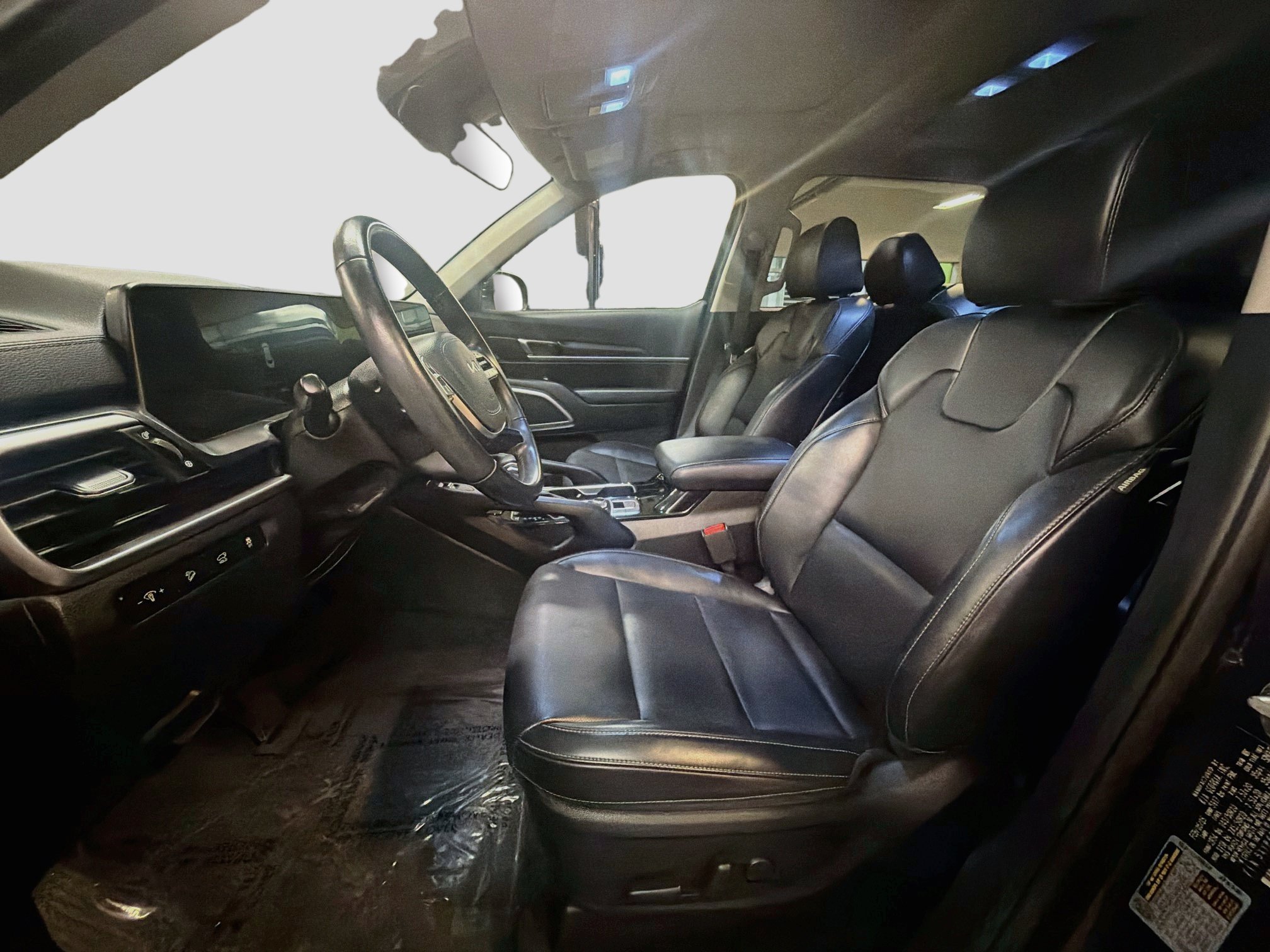 Used 2025 Kia Telluride S AWD/4WD image 13
