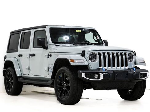 Used 2023 Jeep Wrangler Unlimited Sahara w/ Cold Weather Group AWD/4WD image 1