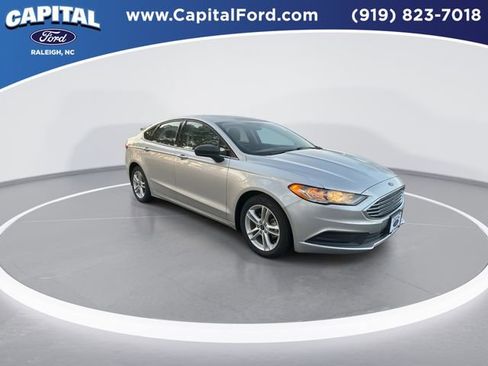 Used 2018 Ford Fusion S image 2