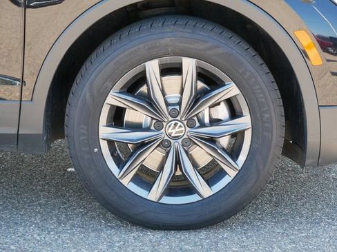 Certified 2022 Volkswagen Tiguan SE AWD/4WD image 9