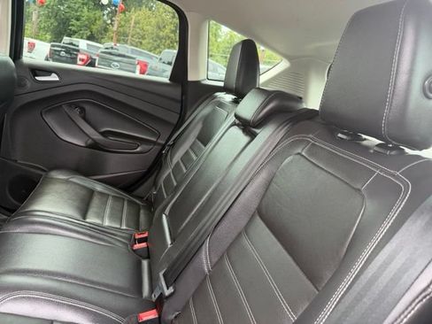 Used 2018 Ford C-MAX Titanium FWD image 33