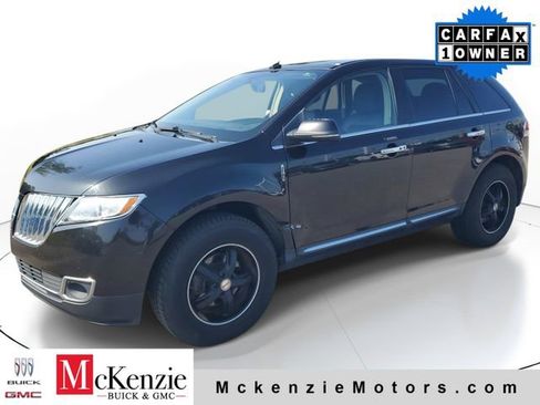 Used 2013 Lincoln MKX FWD image 3