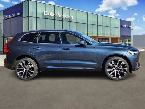 Used 2023 Volvo XC60 B5 Ultimate w/ Climate Package image 23