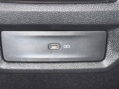 New 2025 Volkswagen Taos SEL image 24