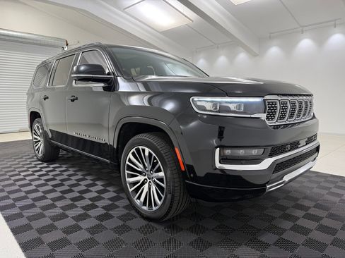 Used 2023 Jeep Grand Wagoneer Series III AWD/4WD image 1