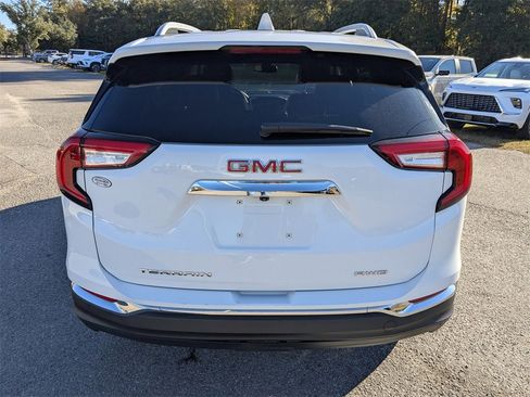 Used 2023 GMC Terrain SLT image 5