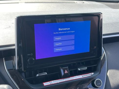 Used 2025 Toyota Corolla Cross XLE w/ Convenience Package FWD image 9