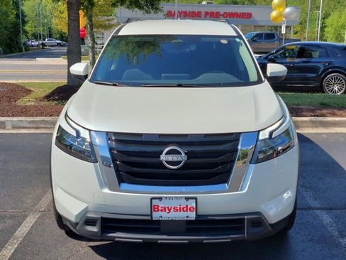 Used 2024 Nissan Pathfinder SV FWD image 5