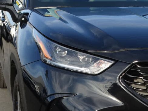 Used 2024 Toyota Highlander XSE image 5