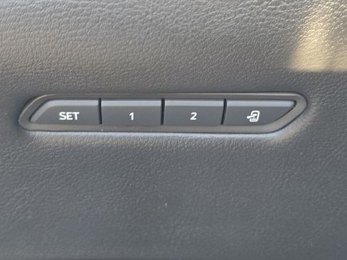 Used 2021 Cadillac XT5 Premium Luxury image 12