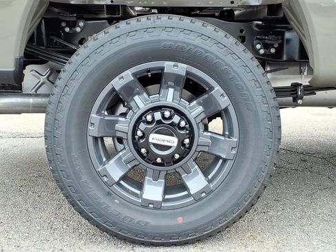 New 2027 Ford F350 XLT w/ FX4 Off-Road Package AWD/4WD image 11