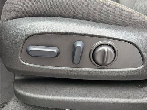 Used 2024 Chevrolet Equinox LT AWD/4WD image 11