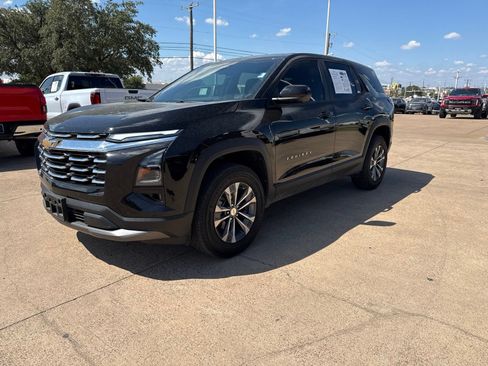 Used 2026 Chevrolet Equinox LT w/ Convenience Package II FWD image 3