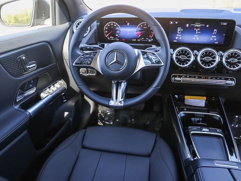 New 2025 Mercedes-Benz GLA 250 4MATIC image 16