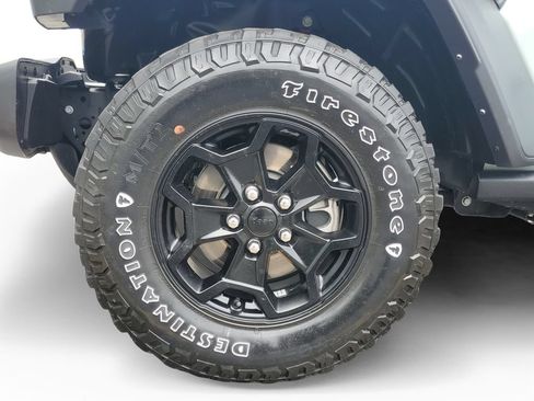 Used 2023 Jeep Wrangler Unlimited w/ Cold Weather Group AWD/4WD image 28