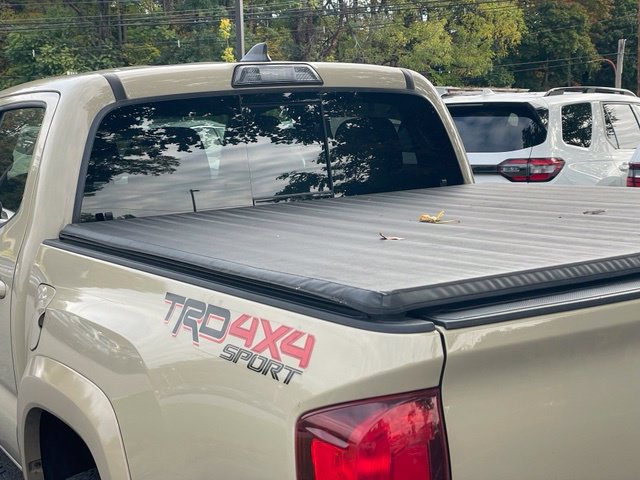 Used 2019 Toyota Tacoma TRD Sport AWD/4WD image 31