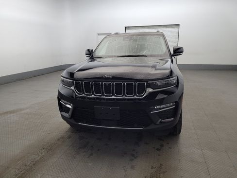 Used 2023 Jeep Grand Cherokee Limited w/ Luxury Tech Group II AWD/4WD image 15